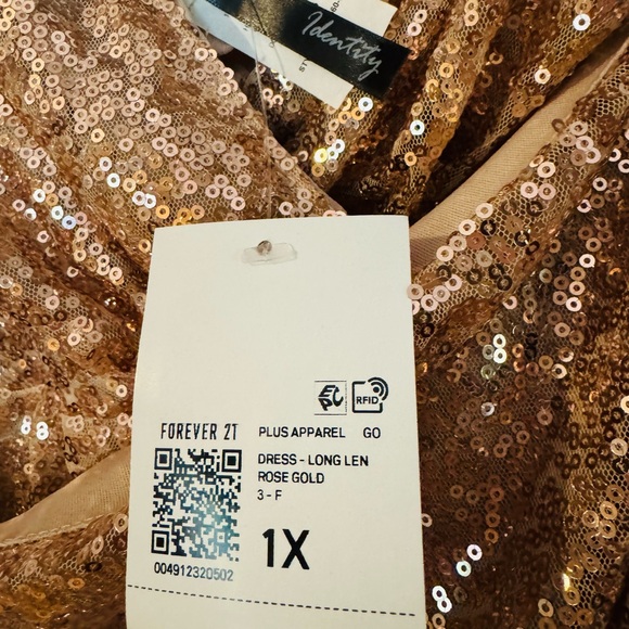 Rose gold sequin gown with slitted sleeves. Gorgeous. Size 1x - Picture 3 of 6